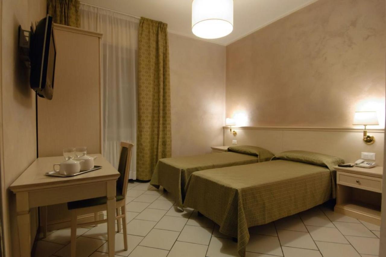 Albergo Cavallino 10 Toscolano-Maderno Exterior foto